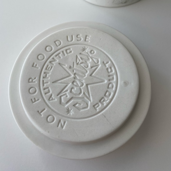 Scentsy 6” pin light warmer with loom wrap and bulb, works! - Picture 5 of 13